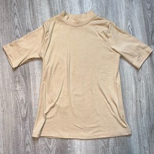Low Turtle Neck Short Sleeve Top